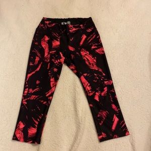 New Balance B dry Capri leggings